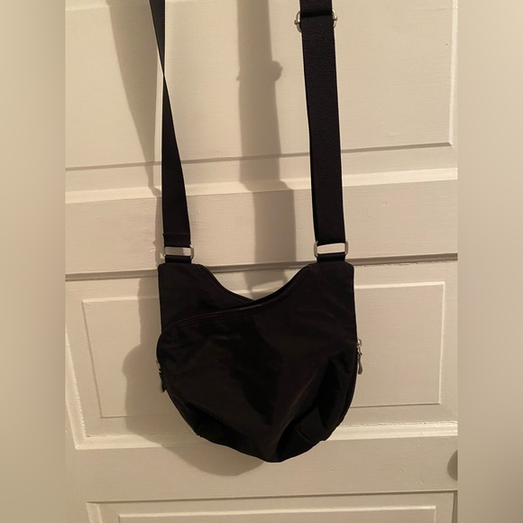 Baggallini Black Adjustable Crossbody Bag - Picture 9 of 9